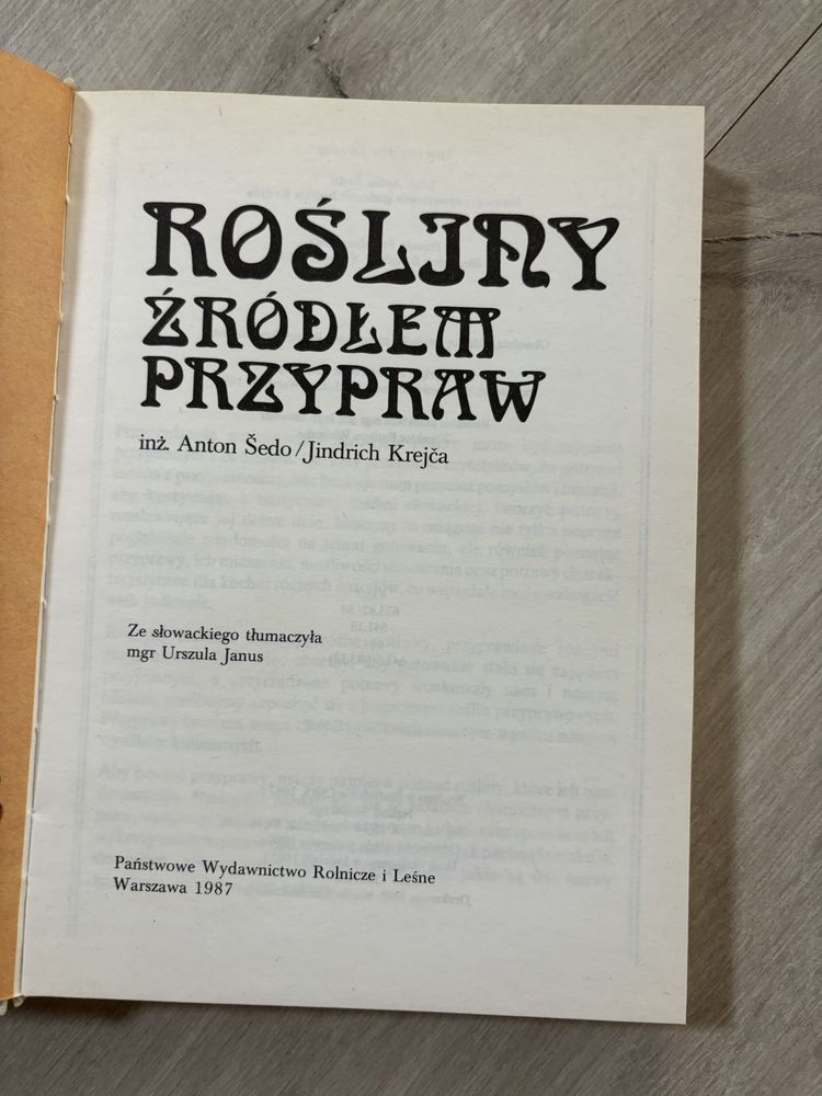 Rośliny źródlem przypraw ksiazka stan bdb