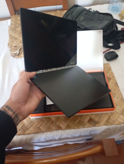 Notebook Lenovo com mesa digitalizadora