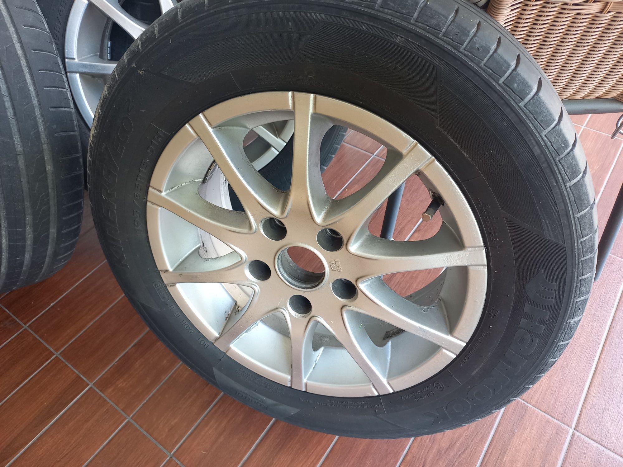 Felgi alu z oponami 5x114,3 15 Toyota Auris Corolla Avensis