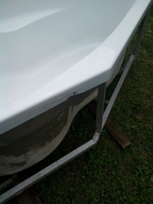 Sprzedam wannę kapielową (ogrodową?) w stelażu aluminiowym.
