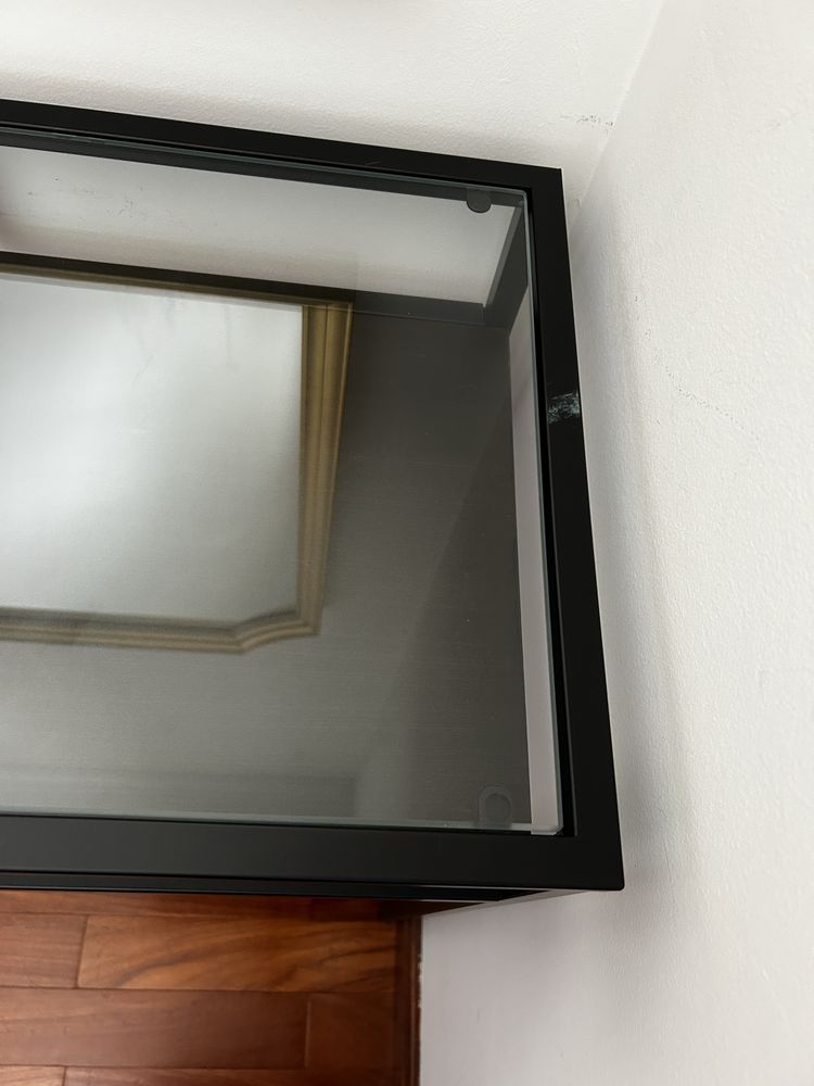 Mesa de vidro e metal em preto - IKEA