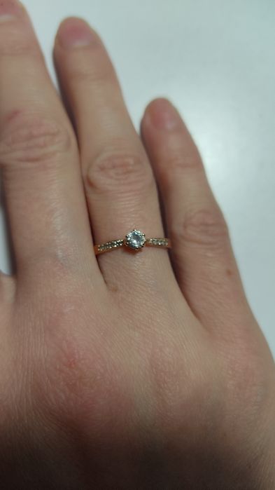 Каблучка бренду Сова, золото з фіанітом, розмір 15