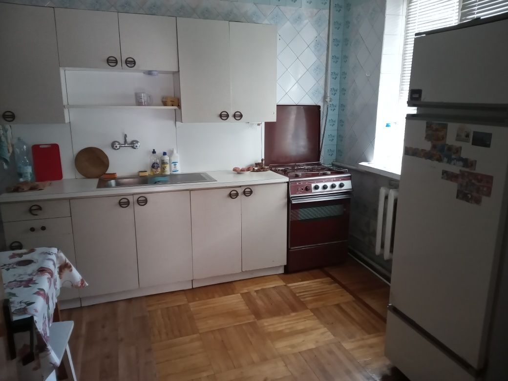 Здам кімнату в квартирі без господаря для дівчинки в р-ні Соборної.