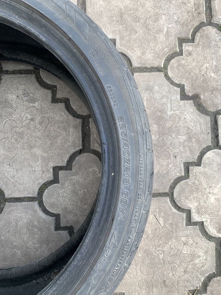 Резина (шина) Bridgestone 225/40z r18 88Y