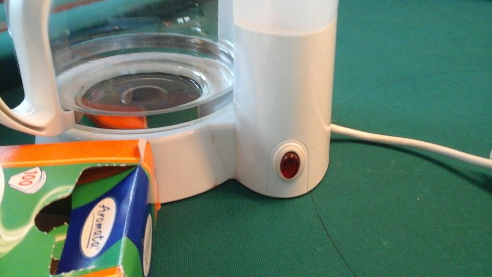 Máquina de café de filtros e torradeira