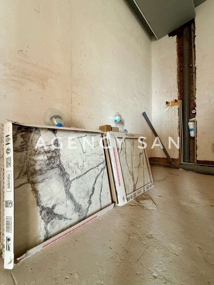 Продаж 1 квартири в Центрі 62м2
