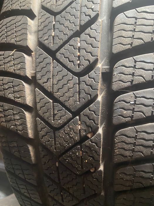Opony zimowe Pirelli 205/60 16