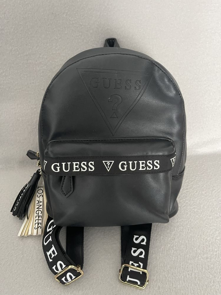 Рюкзак Guess