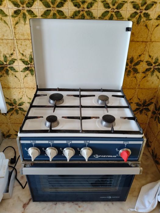 Fogão antigo da marca Portugal