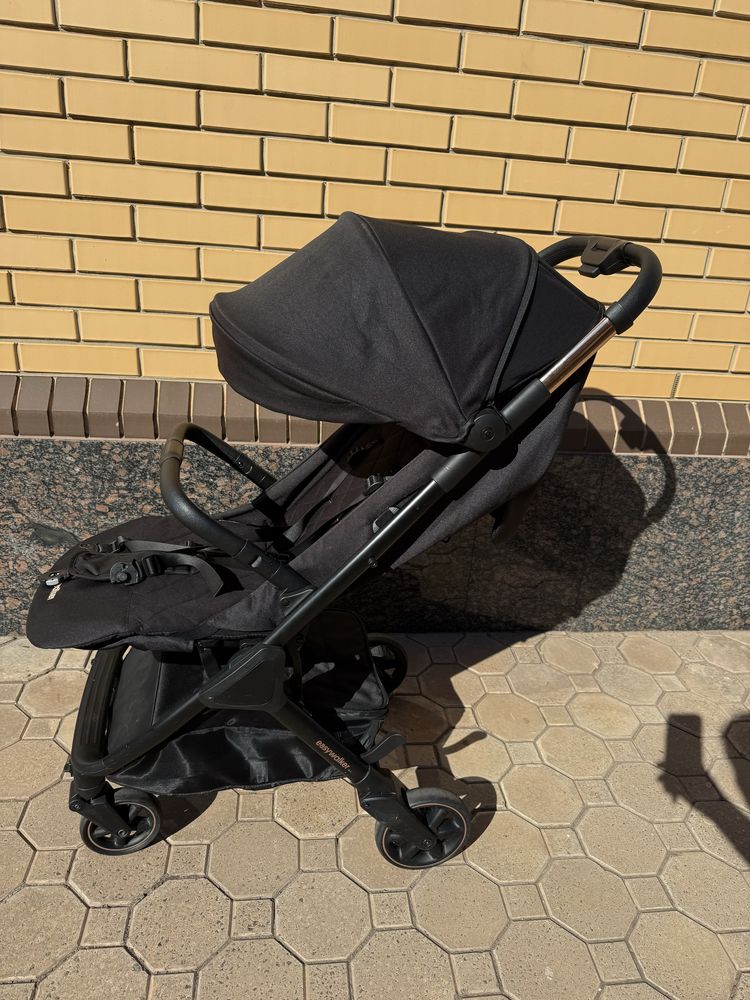 Продаю прогулочную коляску Easywalker