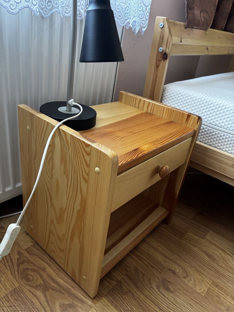 Szafka nocna z lampką