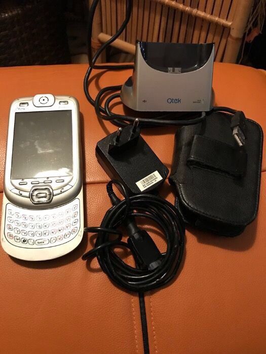 Telemovel e computador de bolso Qtek 9020