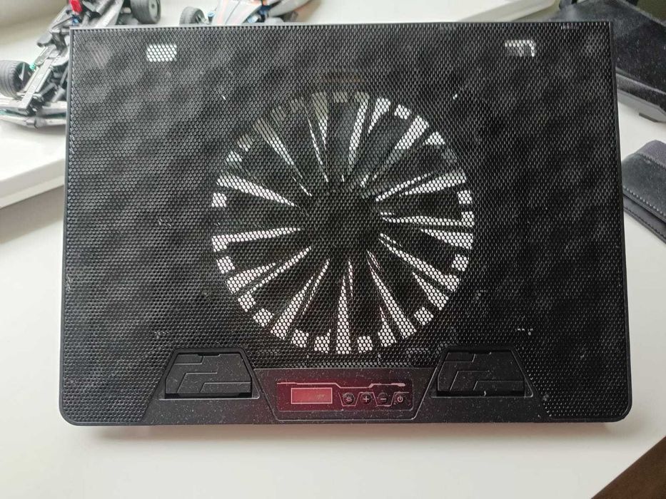 podkładka chłodząca pod laptopa