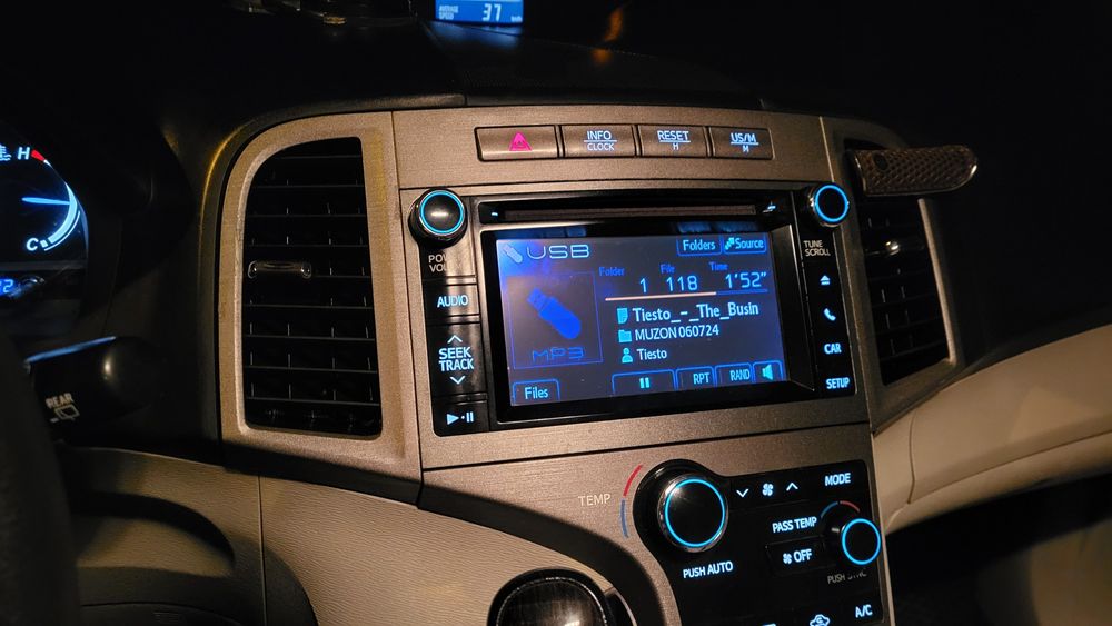 Магнитола Toyota VENZA 2014