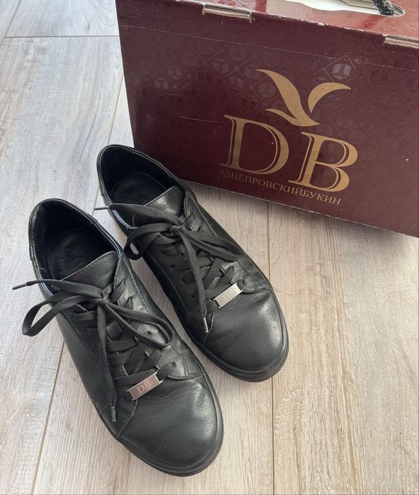 Жіночі шкіряні кеди/ кросівки