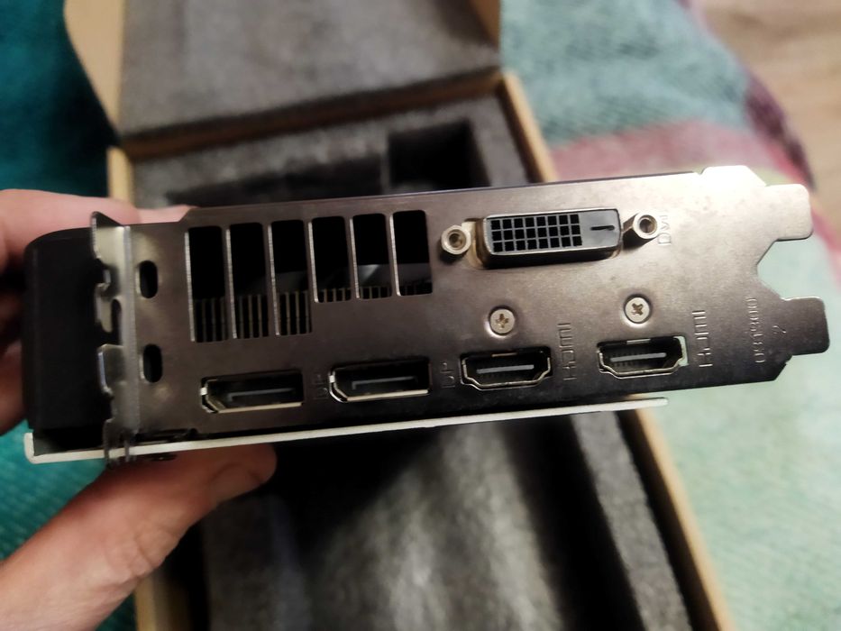 Відеокарта Відеокарта Sapphire Radeon RX 570