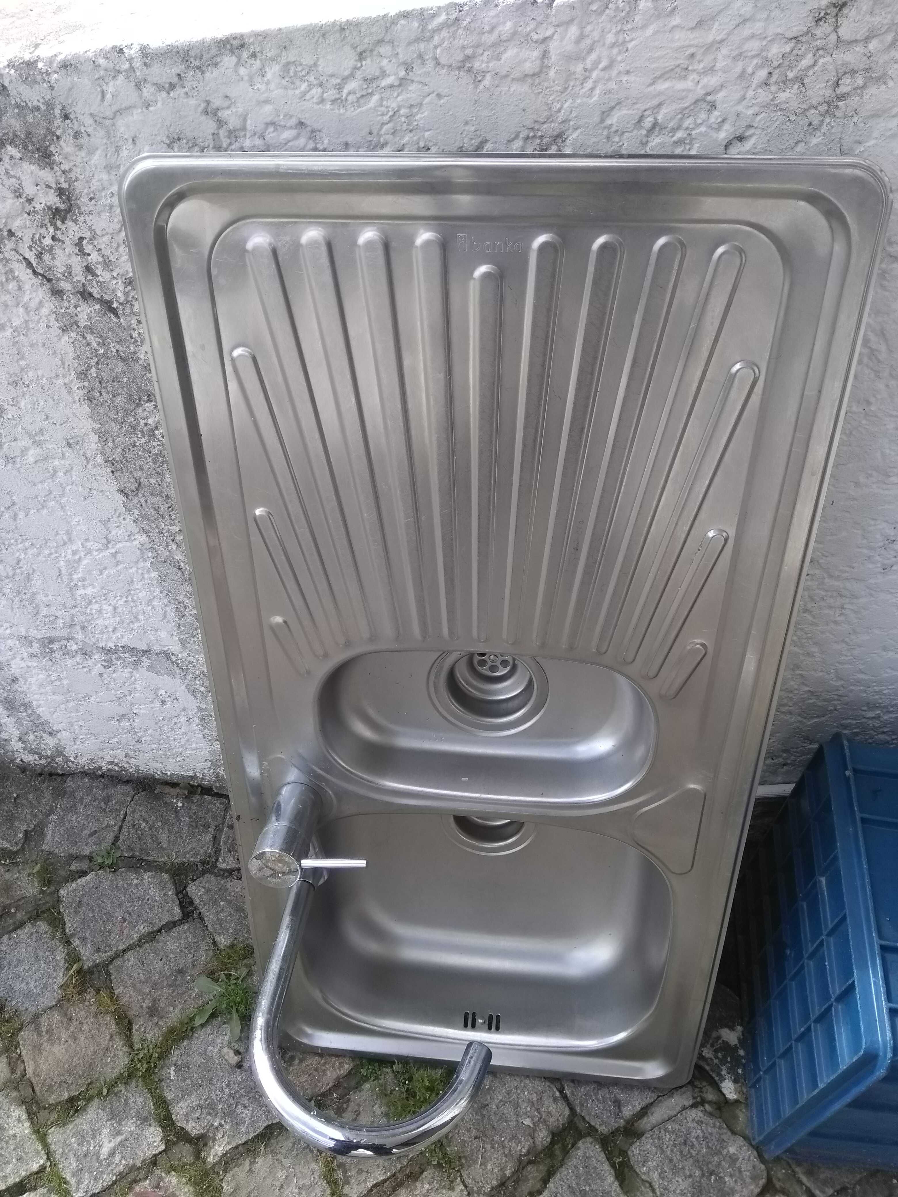 Vendo banca inox com misturadora.