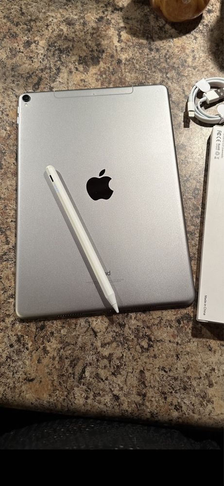 Tablet iPad Apple PRO + NOWY RYSIK - Touch ID - PROCREATE