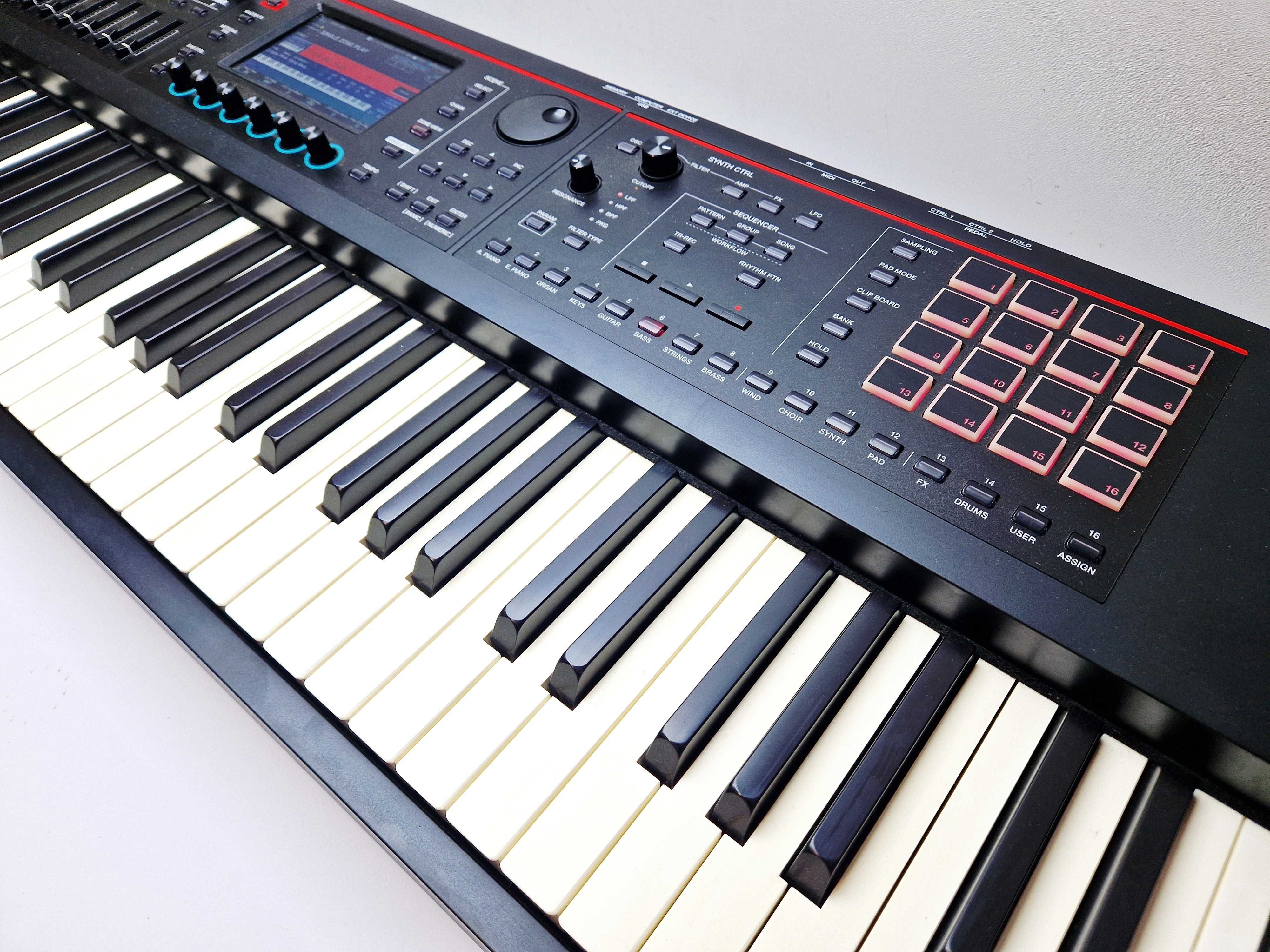 Syntezator klawisze ROLAND FANTOM 08 ! Zobacz !