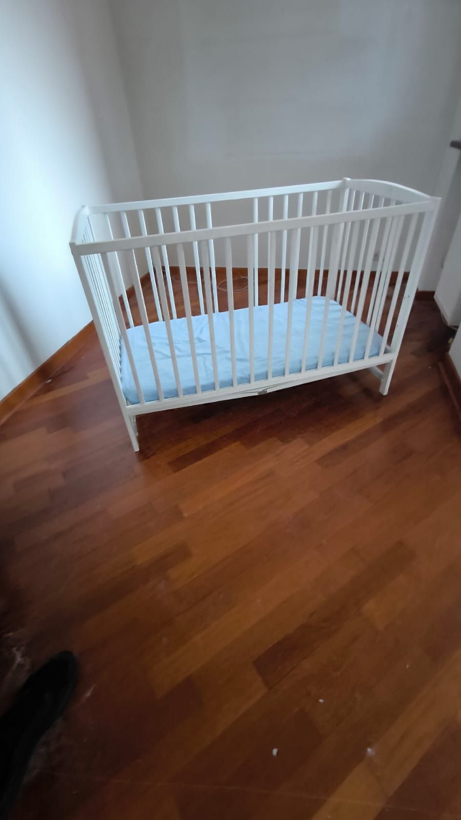 Oddam łóżeczko niemowlęce