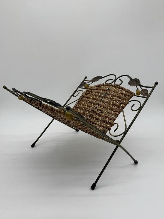 Stojak na gazety metalowy skladany