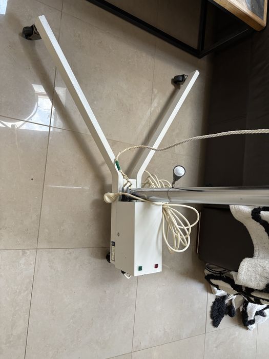 Lampa medyczna / chrurgiczna bezcieniowa Famed B-420 możliwa dostawa