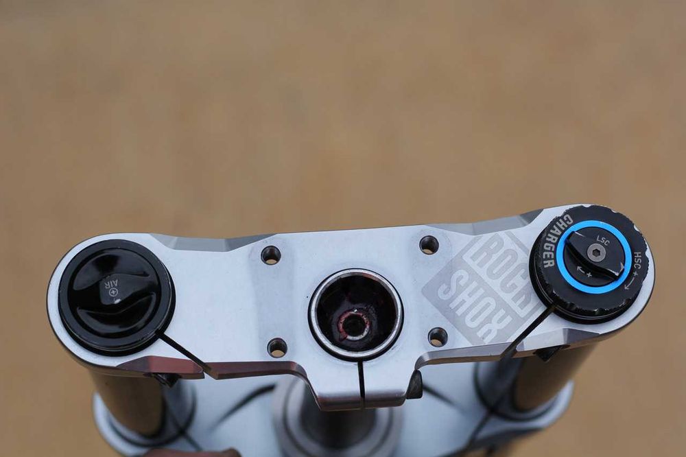 Вилка 29: RockShox BoXXer World CUP (Ultimate)