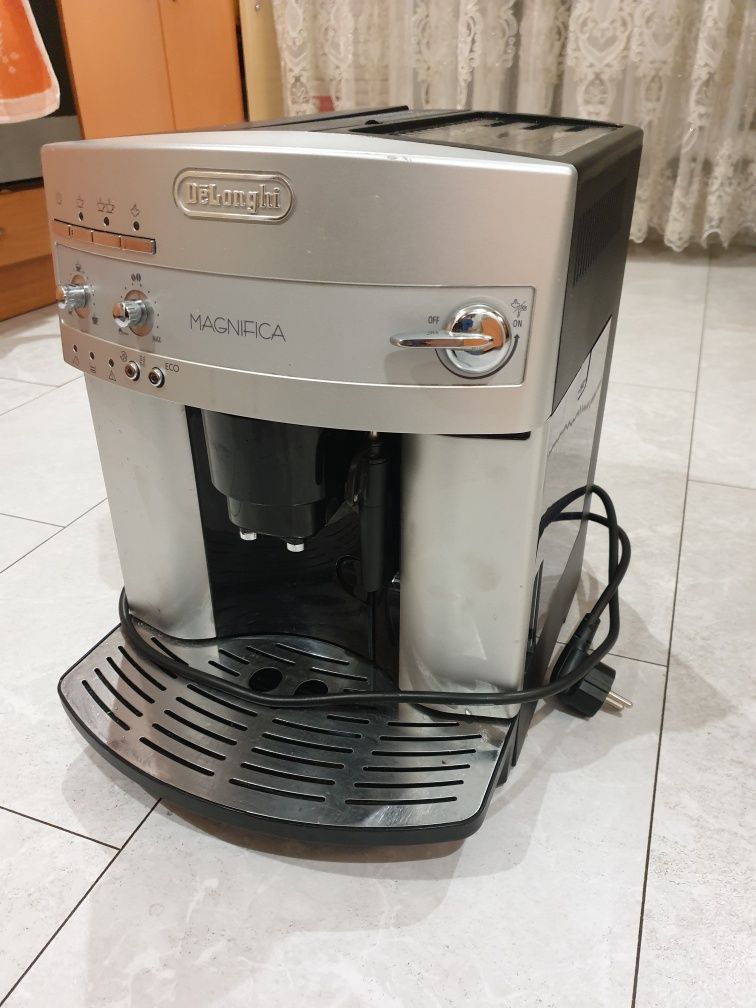 Кавомашина/кавоварка  Delonghi Magnifica ESAM 3200S