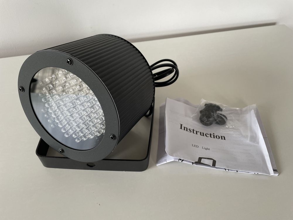 Reflektor LED Dyskotekowe Kolorowy- Sterowane Dźwiękiem - 220 V - Nowe