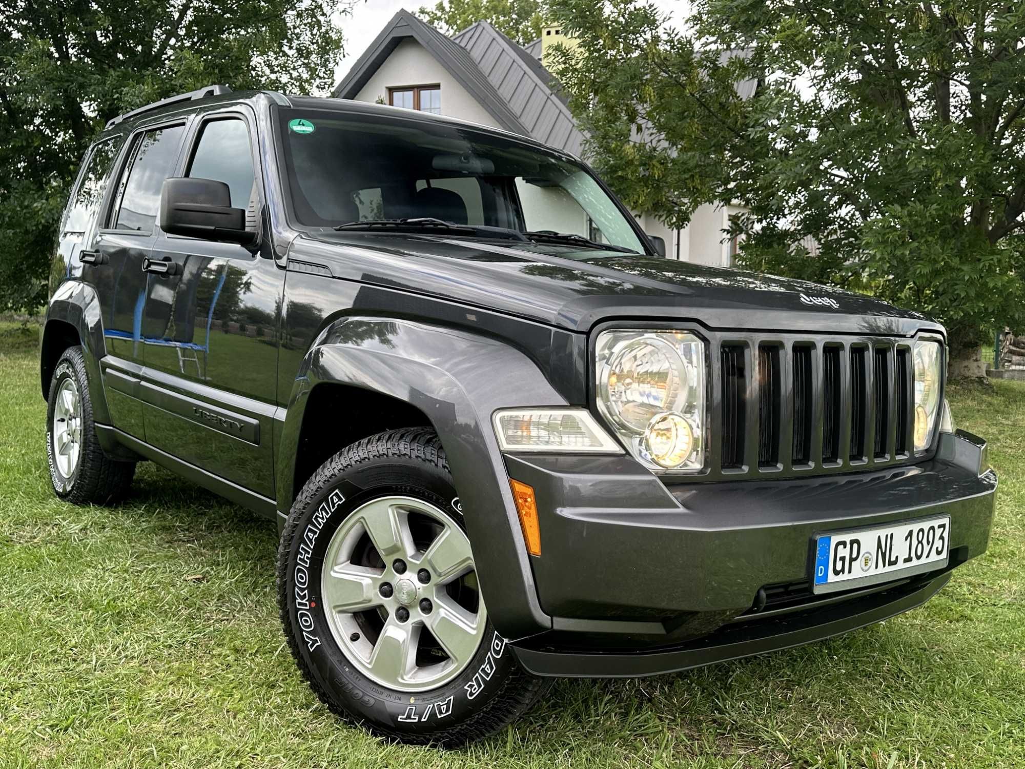 JEEP CHEROKEE LIBERTY 3.7 V6 205PS 4x4 Klima Hak Trail A/T 16" ŚLICZNY