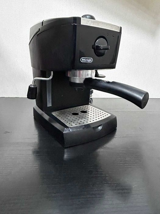 Кавоварка DeLonghi EC145