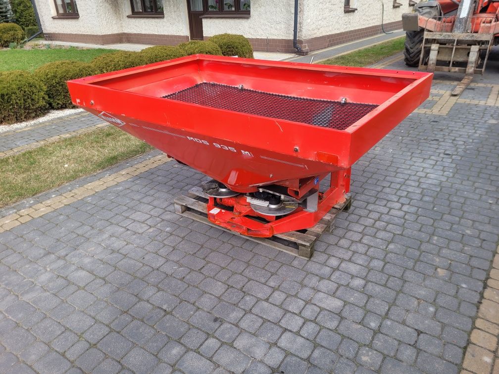 Rozsiewacz Kuhn MDS 935 M, w oryginale, stan bdb!