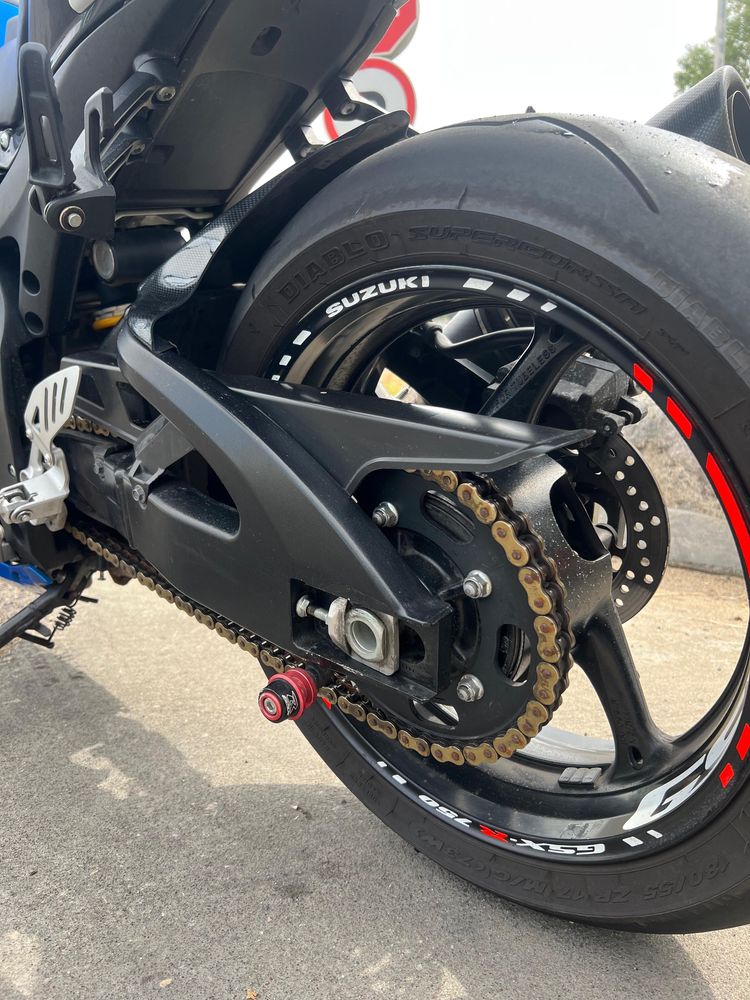 Suzuki GSXR-R 750