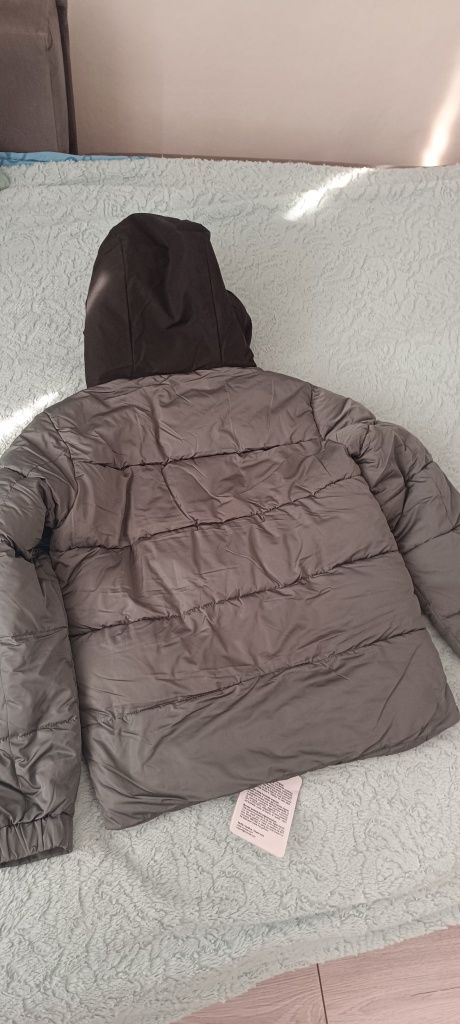 Kurtka markowa firmy MONCLER