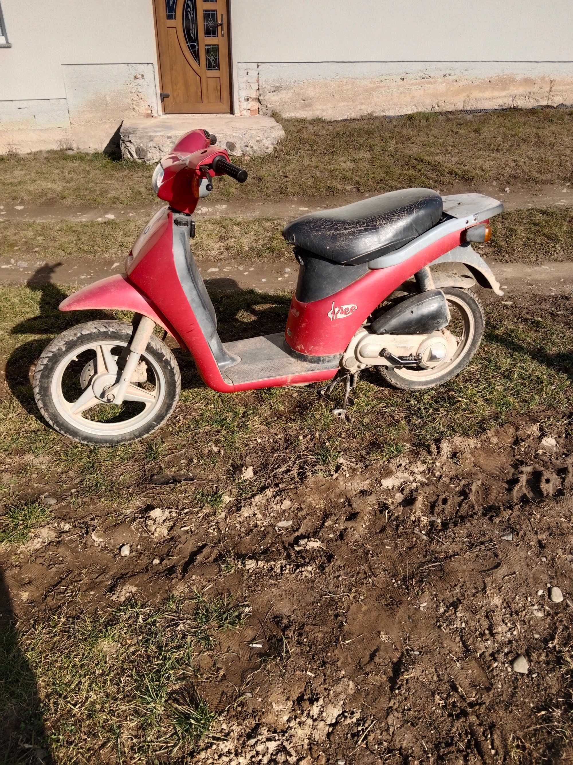 скутер Piaggio Free 50