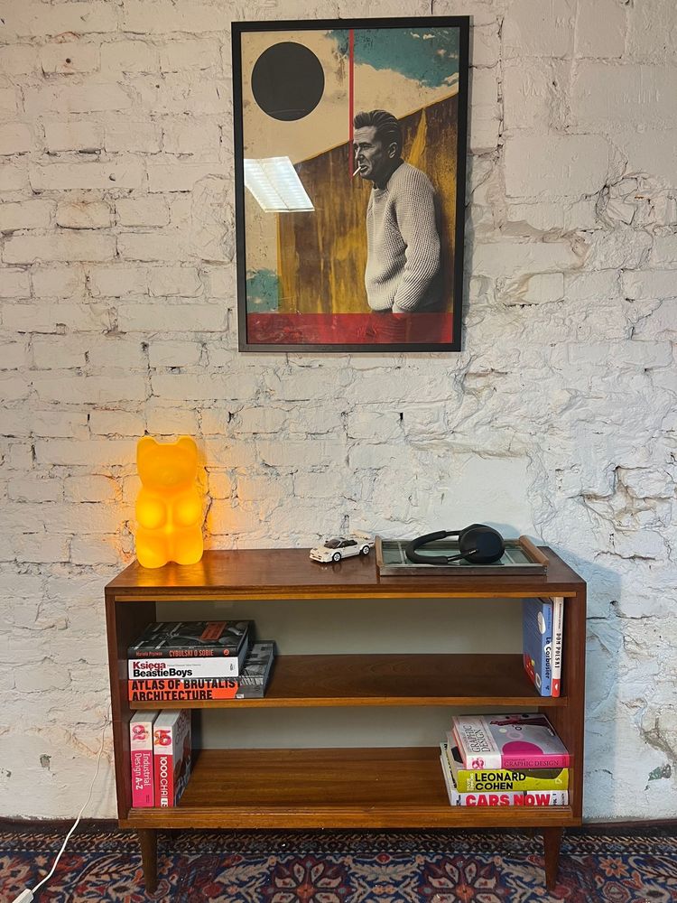 Zgrabna wąska niska biblioteczka prl vintage retro