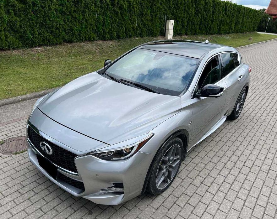 Infiniti QX30 2017 року