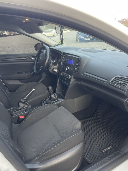 Рено меган 4 2017 рік