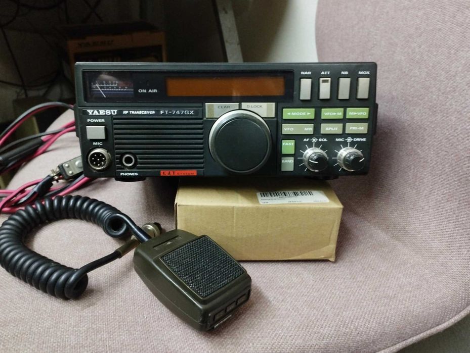 Radioamador Yaesu FT 747GX