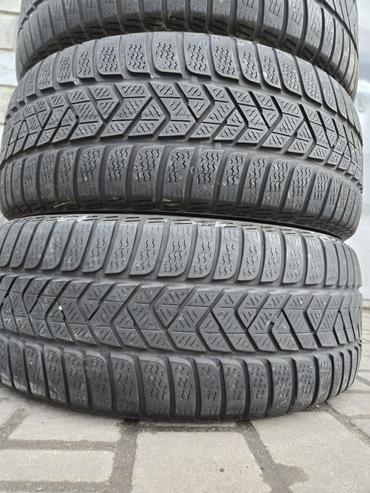 Шина зимова 225 50 17 Pirelli Sotozero 3 215 50 Склад