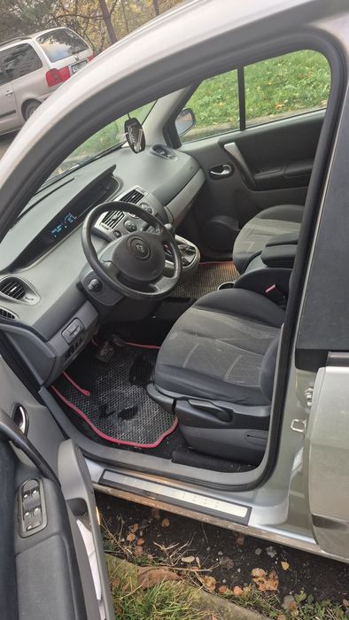 Авто Рено Сценик 2006 г.в.  1.6 бензин.  Коробка  автомат. 160 000 км