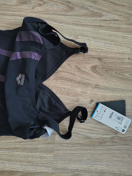 Купальник Arena новий розмір 42