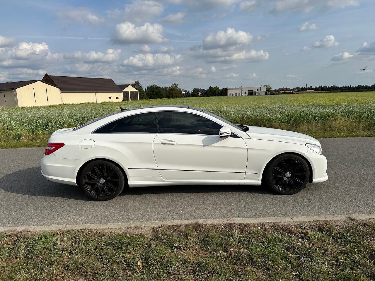 Koła 18 cali Mercedes E C Felgi z Oponami Wielosezon 235/40/18 5x112