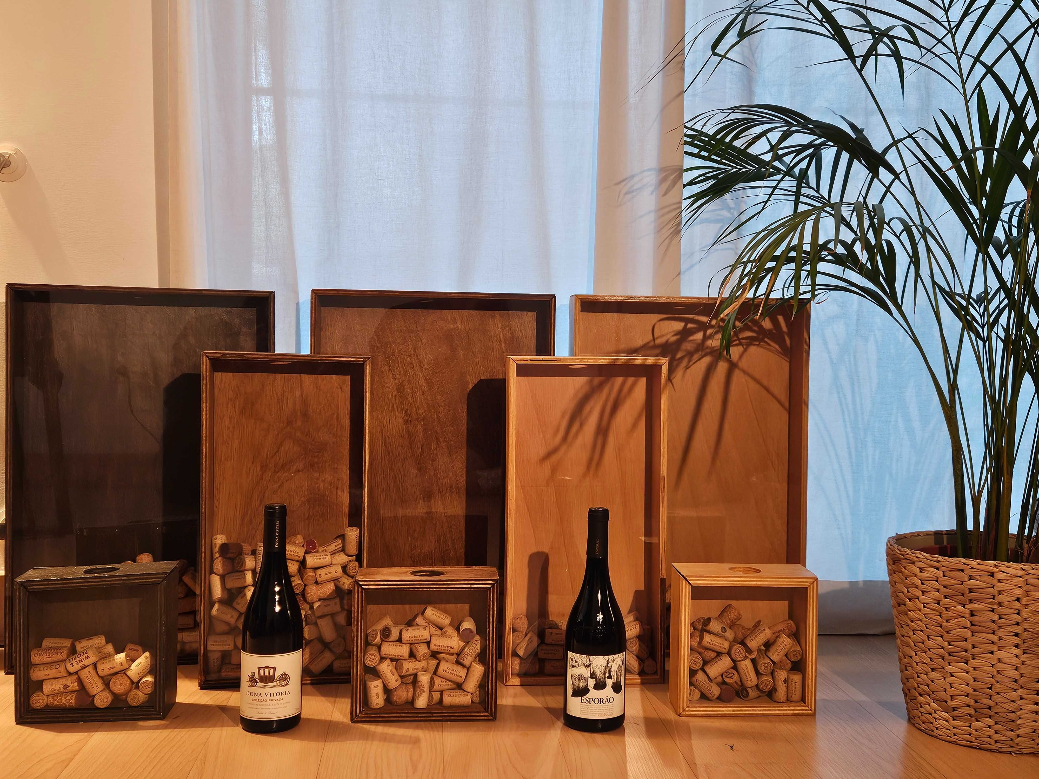 Quadro de Madeira para Guardar Rolhas