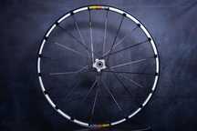 Roda Mavic SLR 29 (Frt) eixo 15x100 mais raios novos)