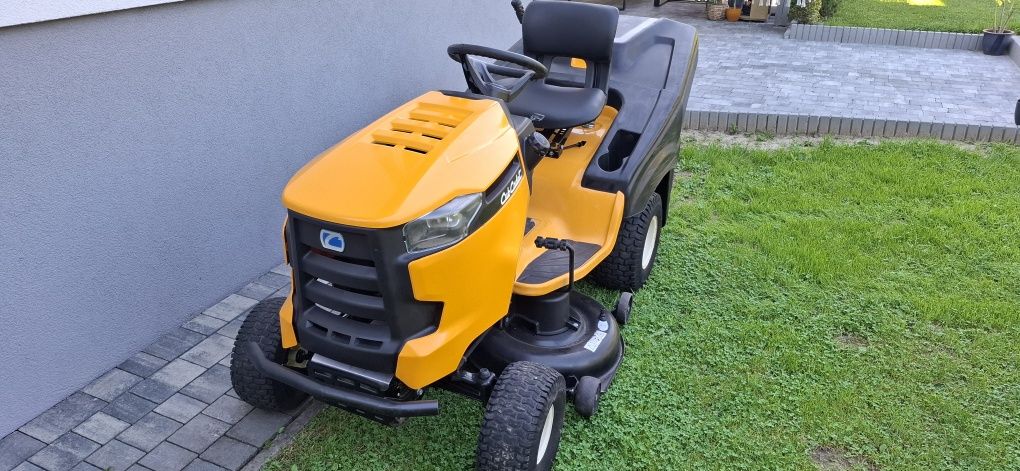 Traktorek kosiarka CUB CADET nowy model kawasaki V2 stan bdb!!