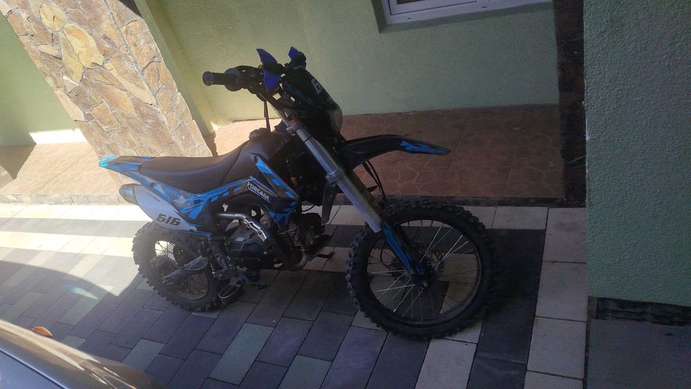 Піт     байк   технічно.    справний.   Стан.  Сів поїхав