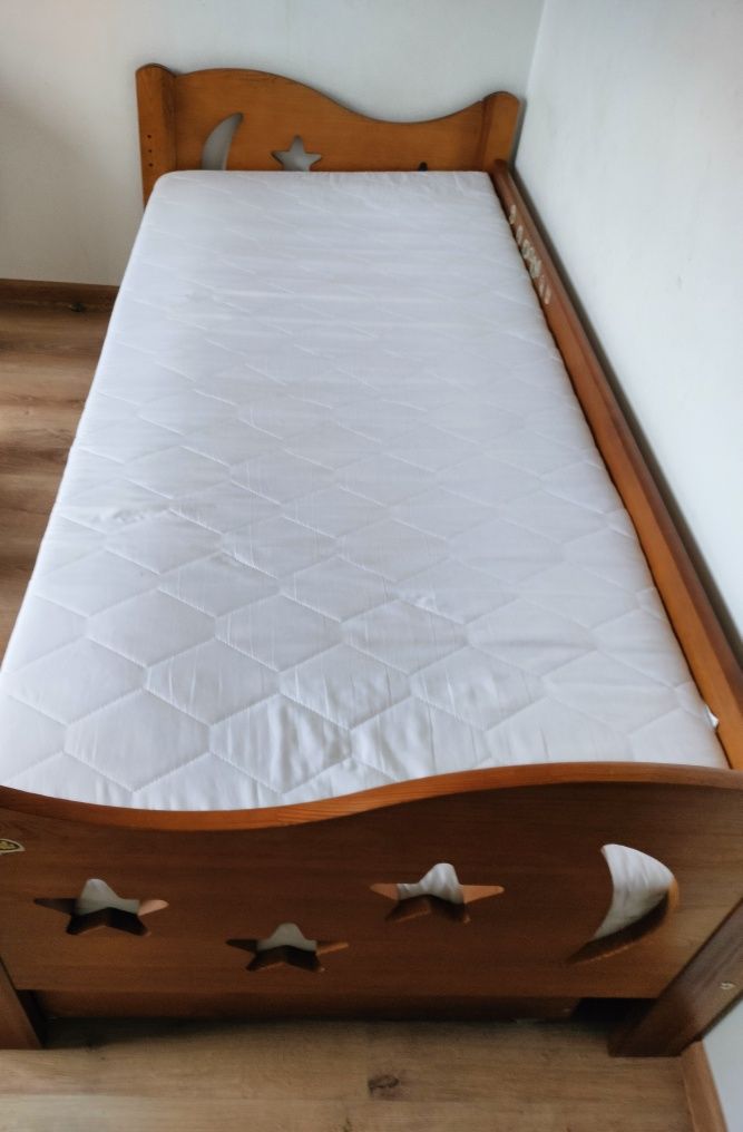 Drewniane łóżko sosnowe 180/80 z szufladą