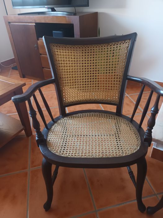 Cadeiras antigas em mogno