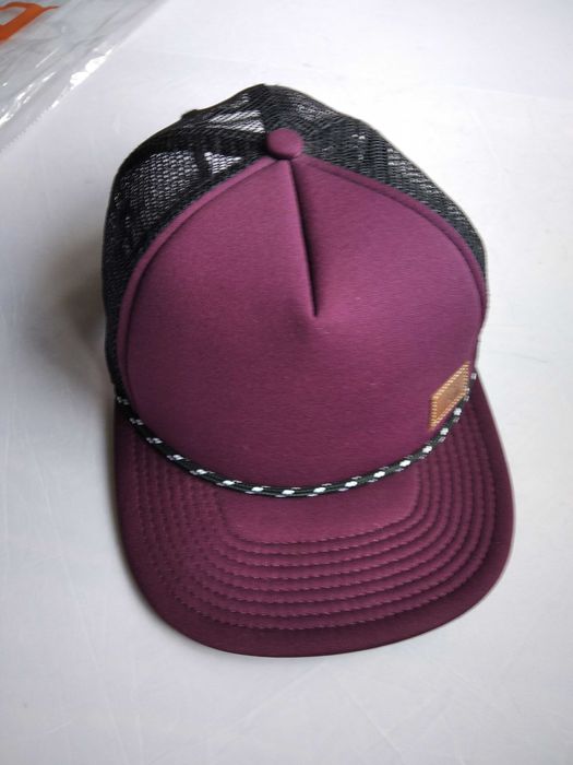 Quiksilver czapka z daszkiem Nowa regulowana siatka trucker unisex